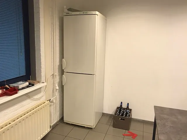 Complete kantine inventaris en televisie - afbeelding 16 van  19