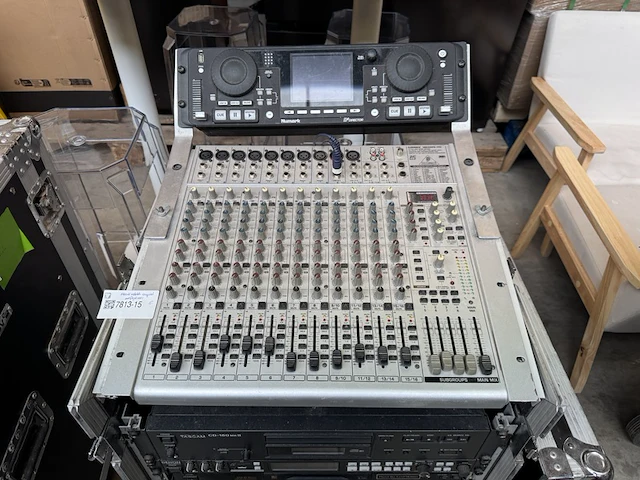 Complete muziekinstallatie met flightcase behringer, tascam, denon, sony, yamaha - afbeelding 3 van  9