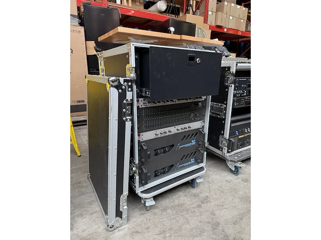 Complete muziekinstallatie met flightcase zeck - afbeelding 1 van  7