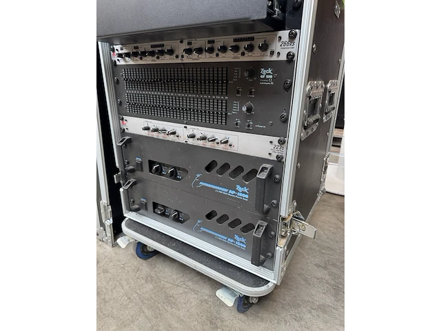 Complete muziekinstallatie met flightcase zeck - afbeelding 4 van  7