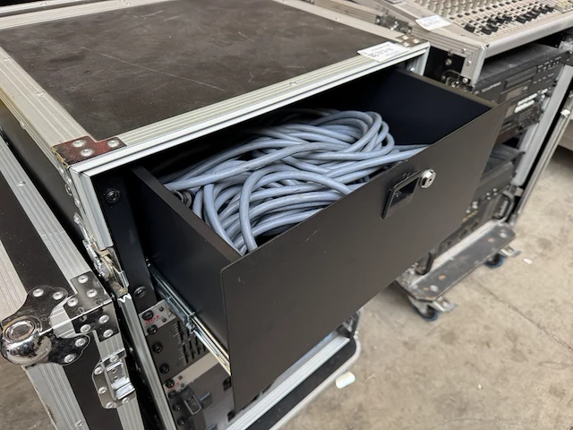 Complete muziekinstallatie met flightcase zeck - afbeelding 7 van  7