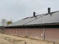 Complete prefab stal met zonnepaneel installatie - afbeelding 9 van  47