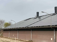 Complete prefab stal met zonnepaneel installatie - afbeelding 14 van  47