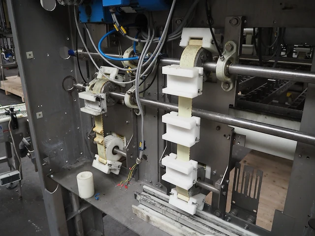 Complete processing and packaging line for ice cream sticks, among others mini magnums - afbeelding 88 van  100