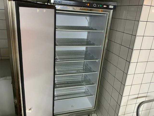 Complete proffesionele productiekeuken - horeca / grootkeuken | volledige installatie, inclusief optionele toebehoren - afbeelding 18 van  110