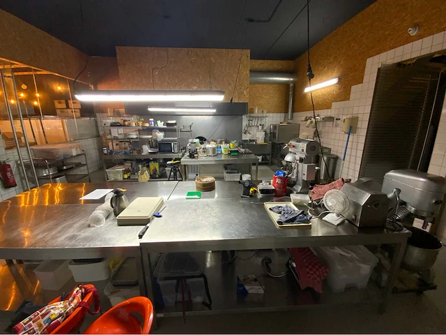 Complete proffesionele productiekeuken - horeca / grootkeuken | volledige installatie, inclusief optionele toebehoren - afbeelding 1 van  110