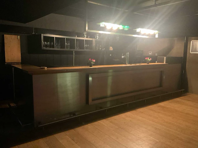 Complete rvs bar - afbeelding 1 van  24
