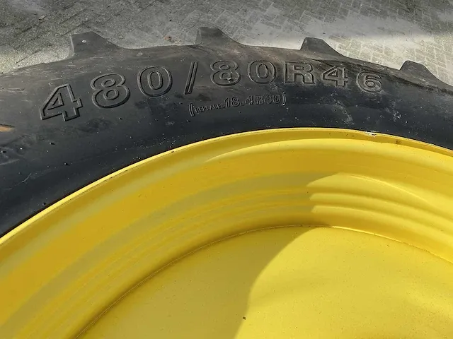 Complete set banden met velg. - afbeelding 9 van  9