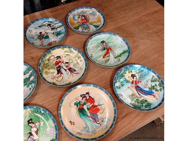 Complete set van 12 keizerlijke jingdezhen porcelain sierborden - afbeelding 3 van  5