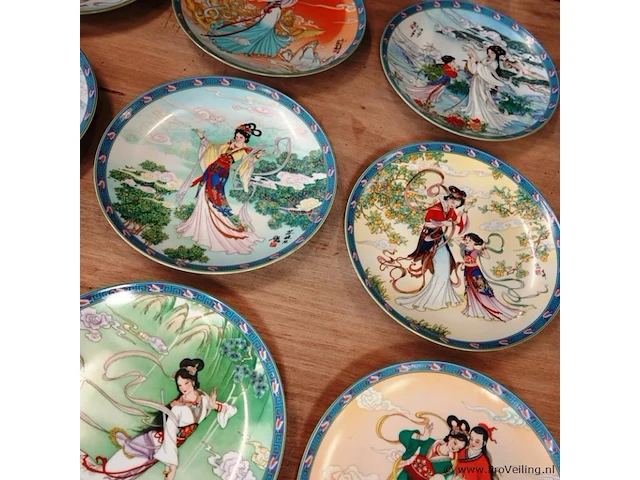 Complete set van 12 keizerlijke jingdezhen porcelain sierborden - afbeelding 4 van  5