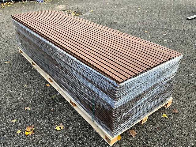 Composiet - gevelbekleding rhombusprofiel teak (50x) - afbeelding 1 van  12