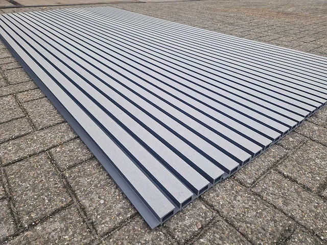 Composiet gevelbekleding rhombusprofiel 2900x219x26 mm (25x) - afbeelding 1 van  7