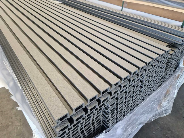 Composiet gevelbekleding rhombusprofiel 2900x219x26 mm (25x) - afbeelding 6 van  7