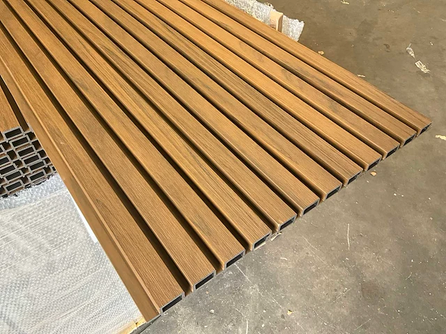 Composiet gevelbekleding rhombusprofiel 2900x219x26 mm (70x) - afbeelding 2 van  8