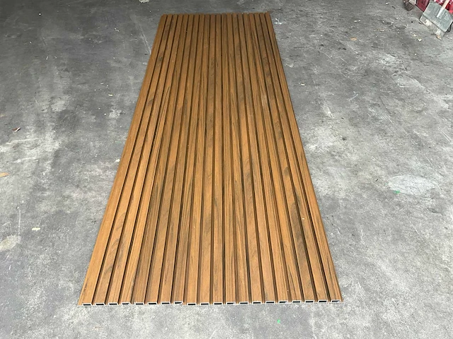 Composiet gevelbekleding rhombusprofiel 2900x219x26 mm (70x) - afbeelding 6 van  8