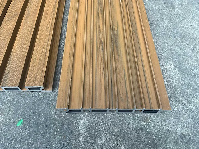 Composiet gevelbekleding rhombusprofiel 2900x219x26 mm (70x) - afbeelding 8 van  8