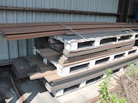 Composiet planken in diverse maten en kleurstellingen op pallet. - afbeelding 1 van  2