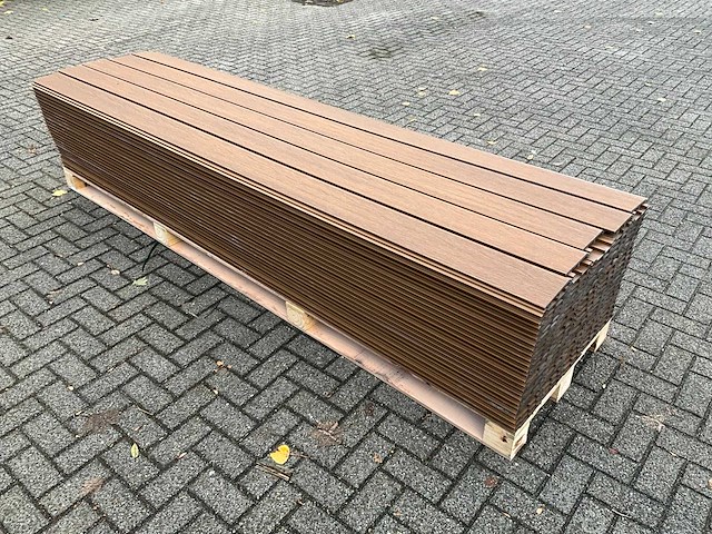 Composiet rabatplank 2900 x 172 x 20.5 mm (320x) - afbeelding 1 van  8