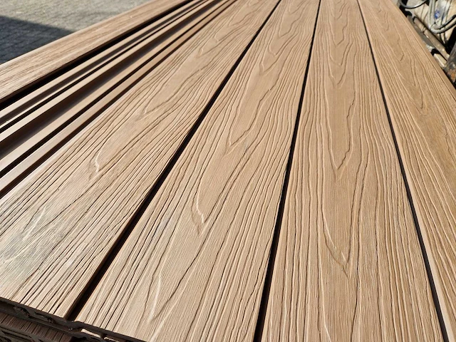 Composiet rabatplank 4000 x 1720 x 20.5 mm (134x) - afbeelding 8 van  10