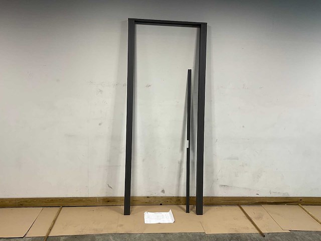 Composiet tuindeur in kozijn - houtlook antraciet - 270x108 cm - afbeelding 13 van  15