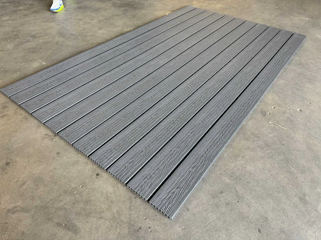Composiet vloer plank grijs (24m2) - afbeelding 1 van  13