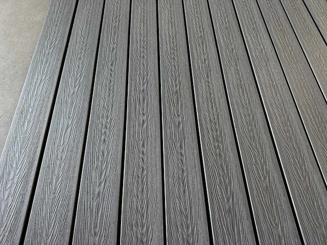 Composiet vloer plank grijs (24m2) - afbeelding 8 van  13