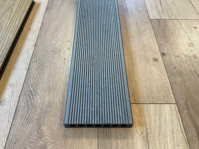 Composiet vloer plank zwart (14x) - afbeelding 5 van  14