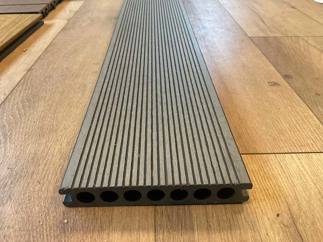 Composiet vloer plank zwart (14x) - afbeelding 4 van  14