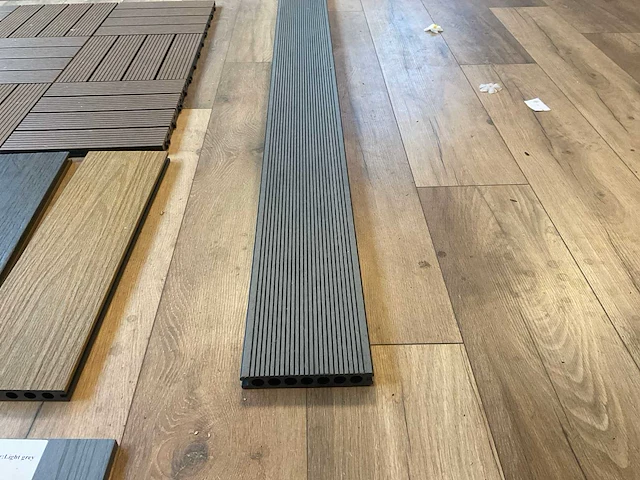 Composiet vloer plank zwart (14x) - afbeelding 6 van  14