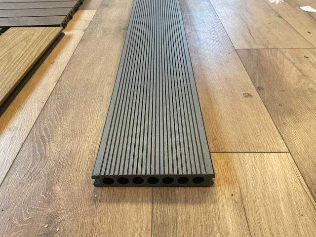 Composiet vloer plank zwart (28x) - afbeelding 5 van  14