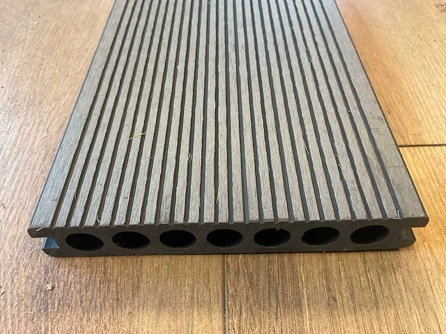 Composiet vloer plank zwart (28x) - afbeelding 8 van  14