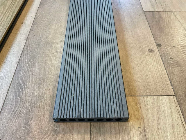 Composiet vloer plank zwart (28x) - afbeelding 5 van  14