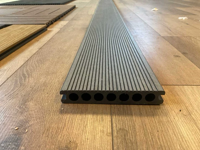 Composiet vloer plank zwart (56x) - afbeelding 5 van  14