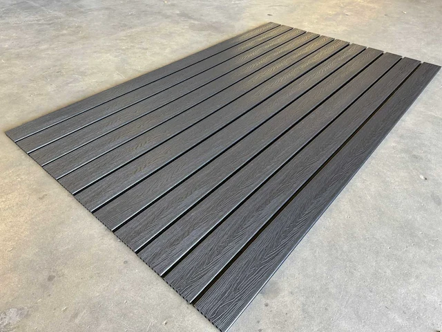 Composiet vloer plank zwart (6m2) - afbeelding 1 van  11