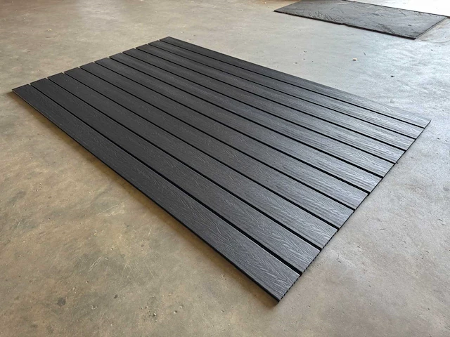 Composiet vloer plank zwart (6m2) - afbeelding 7 van  11