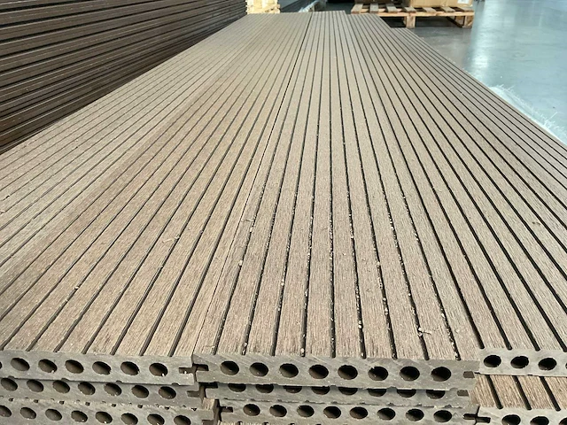 Composiet vlonderplank 2200x145x21mm (192x) - afbeelding 2 van  3