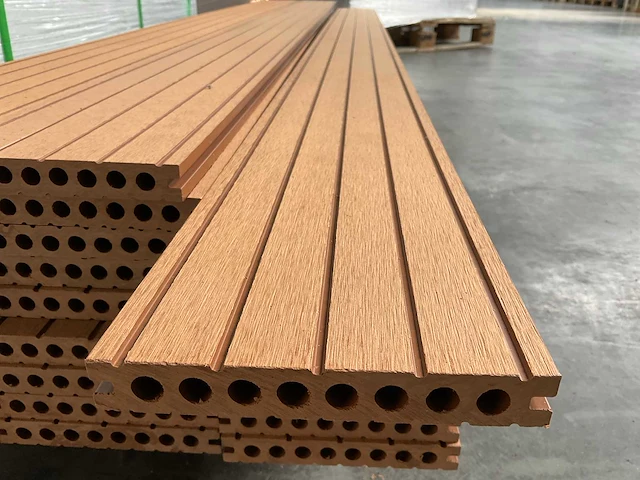 Composiet vlonderplank 2200x145x21mm (205x) - afbeelding 3 van  6
