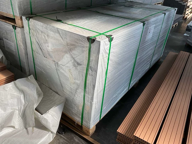Composiet vlonderplank 2200x145x21mm (220x) - afbeelding 2 van  4