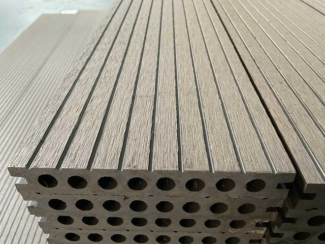 Composiet vlonderplank 2200x145x21mm (222x) - afbeelding 3 van  4