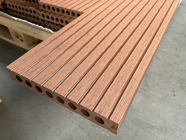 Composiet vlonderplank 2200x145x21mm (70x) - afbeelding 1 van  4