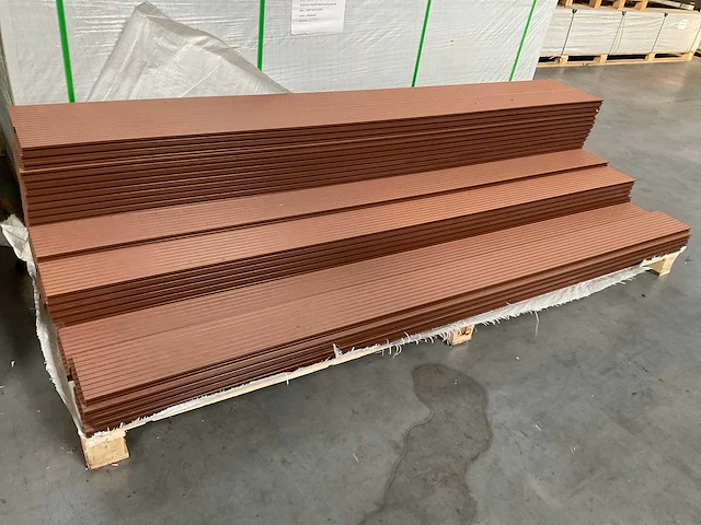 Composiet vlonderplank 2200x145x21mm (70x) - afbeelding 2 van  4