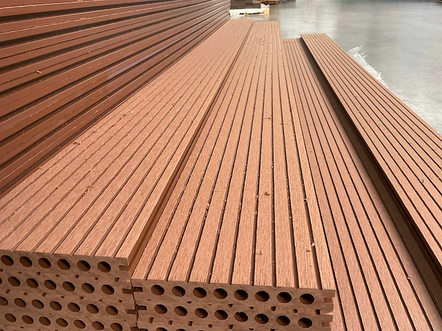 Composiet vlonderplank 2200x145x21mm (70x) - afbeelding 3 van  4