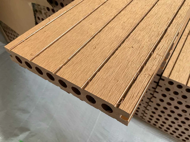 Composiet vlonderplank 4000x145x21cm (152x) - afbeelding 2 van  8