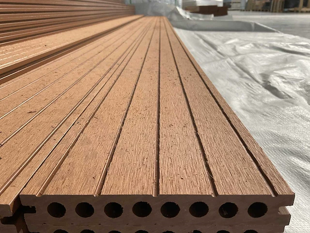 Composiet vlonderplank 4000x145x21cm (152x) - afbeelding 3 van  8