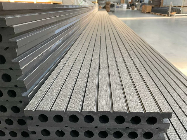 Composiet vlonderplank 4000x145x21mm (118x) - afbeelding 2 van  5
