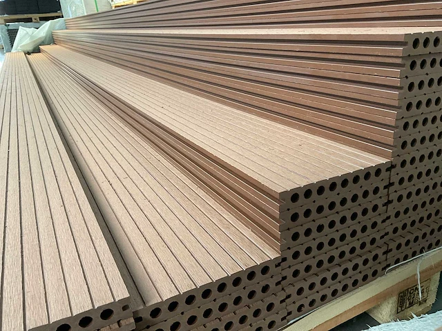 Composiet vlonderplank 4000x145x21mm (132x) - afbeelding 3 van  4