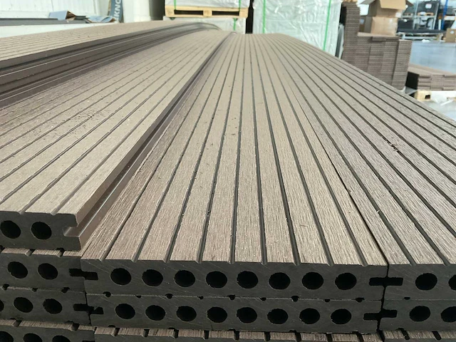 Composiet vlonderplank 4000x145x21mm (190x) - afbeelding 2 van  4