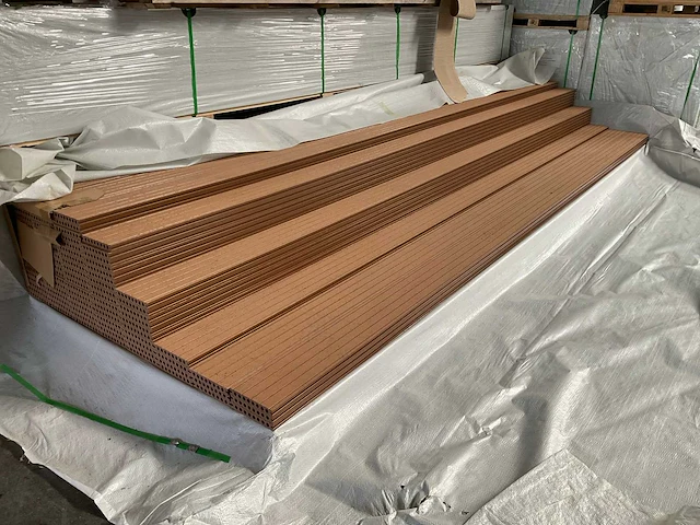 Composiet vlonderplank 4000x145x21mm (90x) - afbeelding 2 van  6