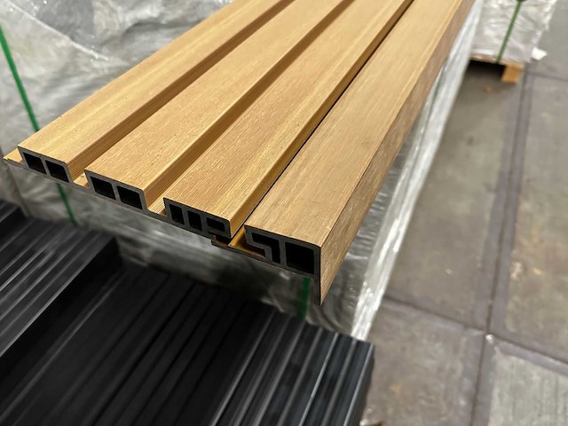 Composiet wandpaneel triple rhombus eiken rabatdelen 280cm (120x) incl. startprofielen en clips - afbeelding 3 van  5