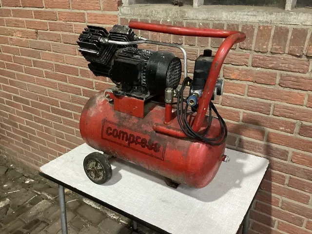 Compress zuigercompressor - afbeelding 1 van  7